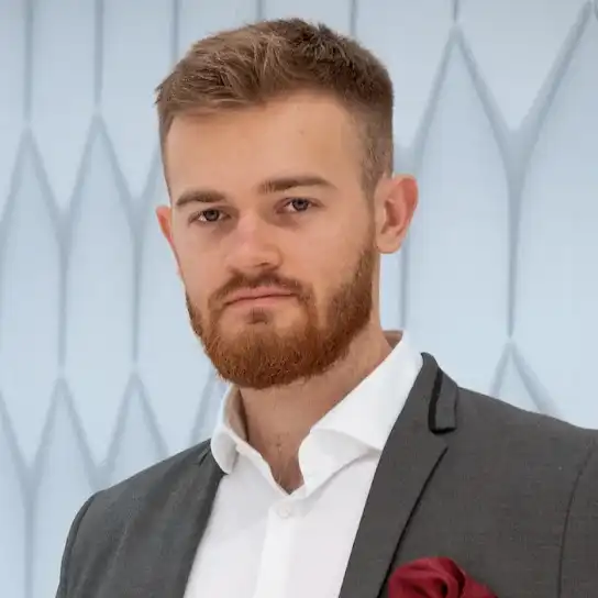 Zdjęcie osoby wypowiadającej się o Fundacji Innovations Hub