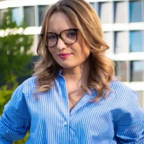 Zdjęcie osoby wypowiadającej się o Fundacji Innovations Hub